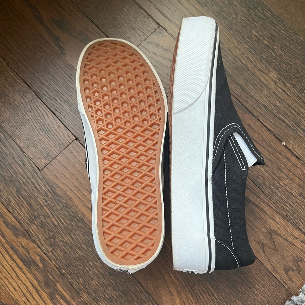 Vans - Picture 5 of 6